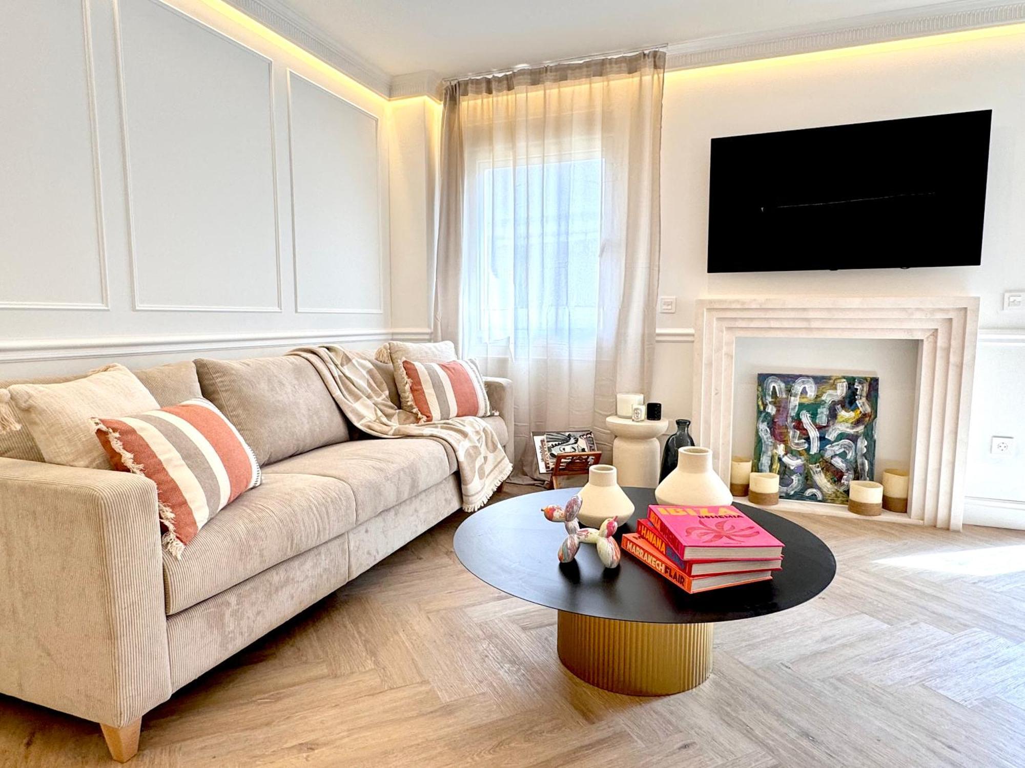 Luxury Cathedral Views In